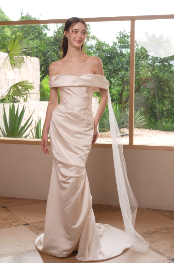 Front view of Minimalist Wedding Dresses