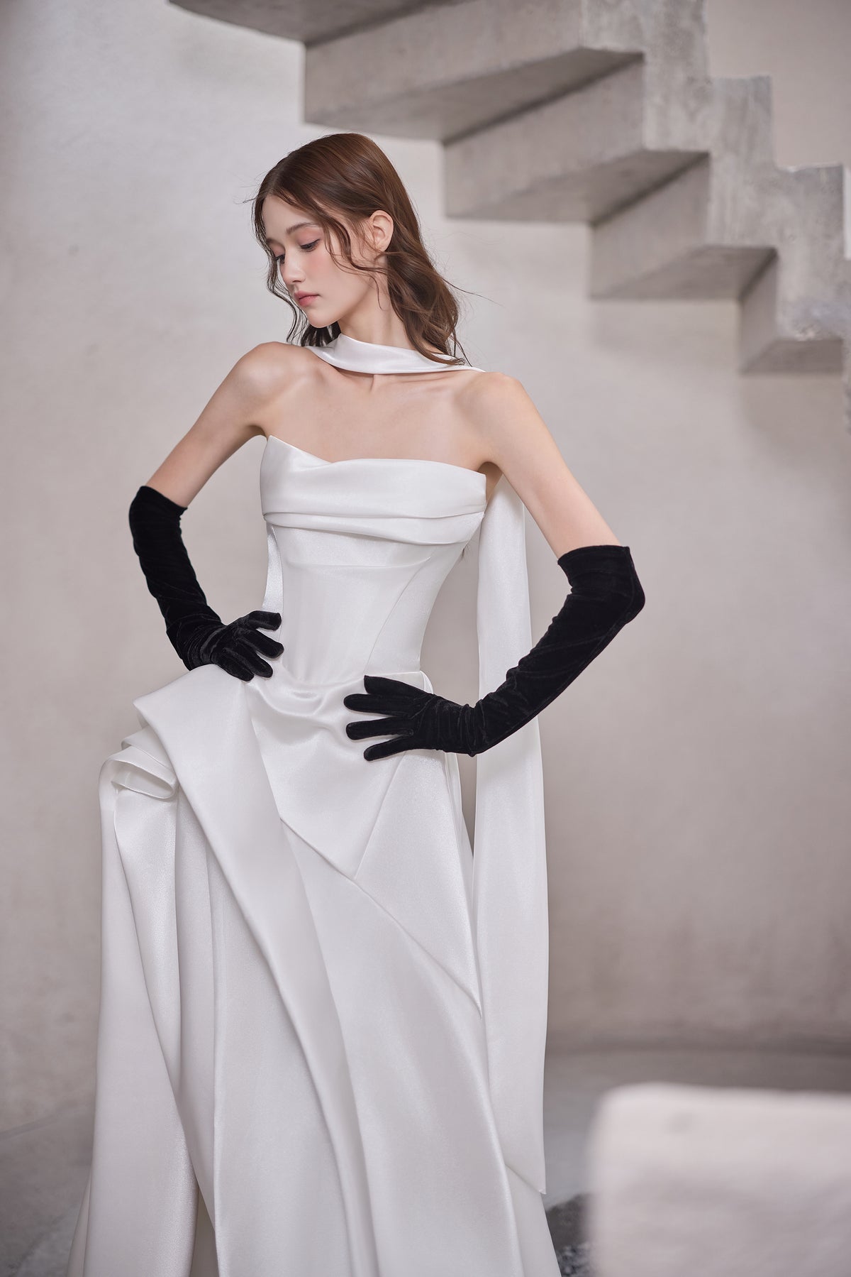 Sideview of trapless A-Line Wedding Dress with High Slit & Bridal Scarf